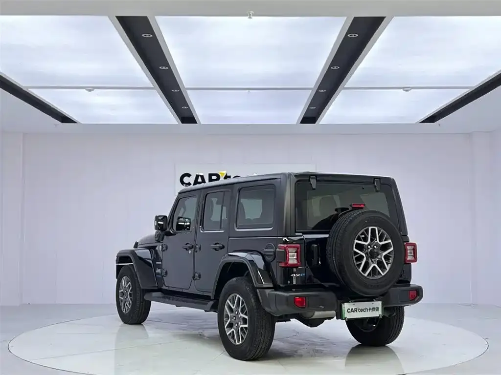 Jeep Wrangler PHEV — фото 2