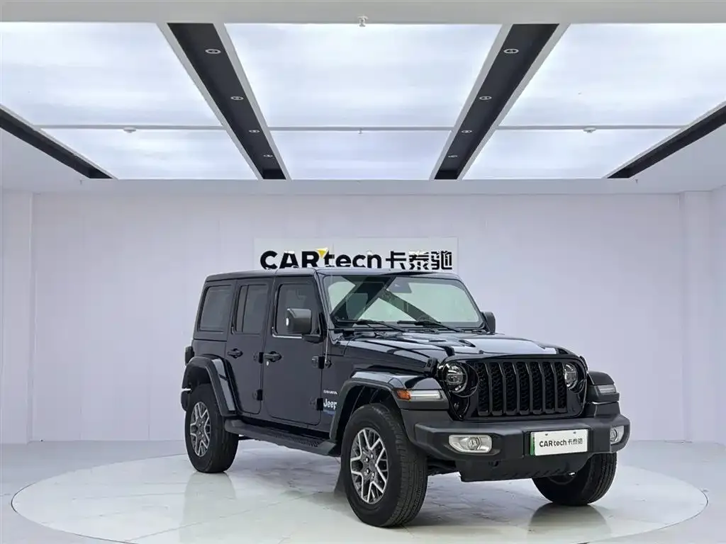 Jeep Wrangler PHEV — фото 8