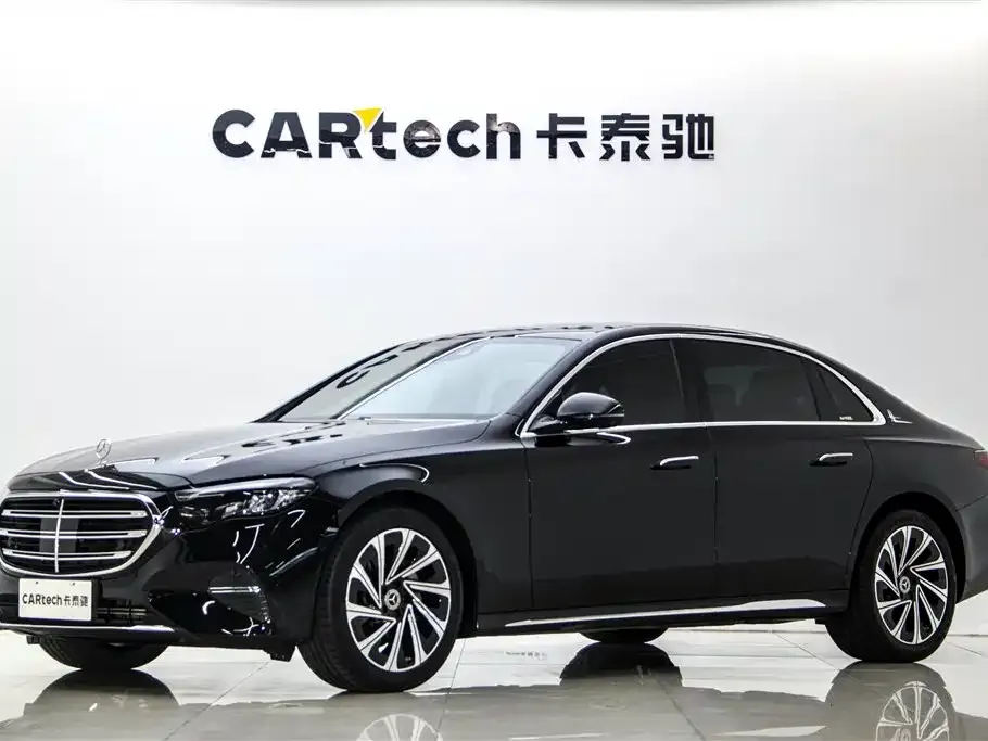 Mercedes-Benz E-Class — фото 1