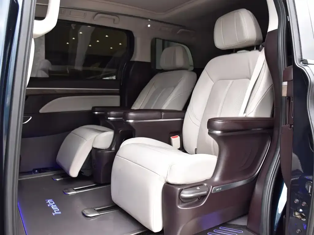 GAC Motor Trumpchi M8 — фото 7