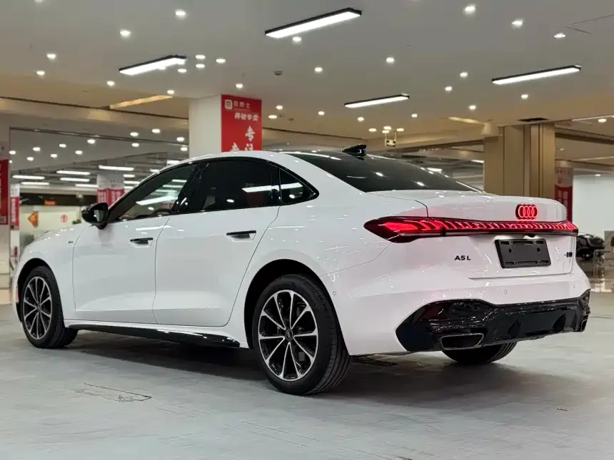 Audi A5L — фото 2