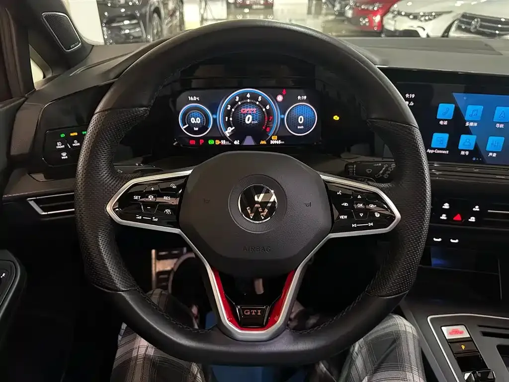 Volkswagen Golf GTI — фото 6