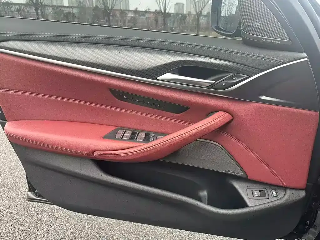BMW 5 Series New Energy — фото 10