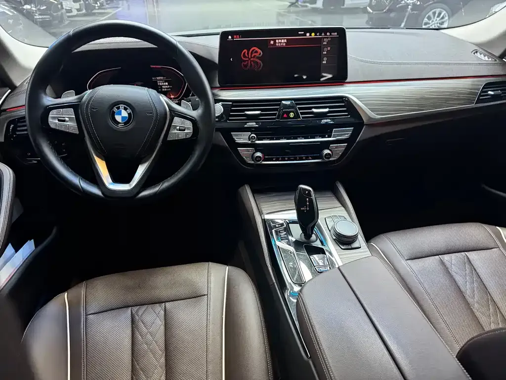 BMW 5 Series — фото 10