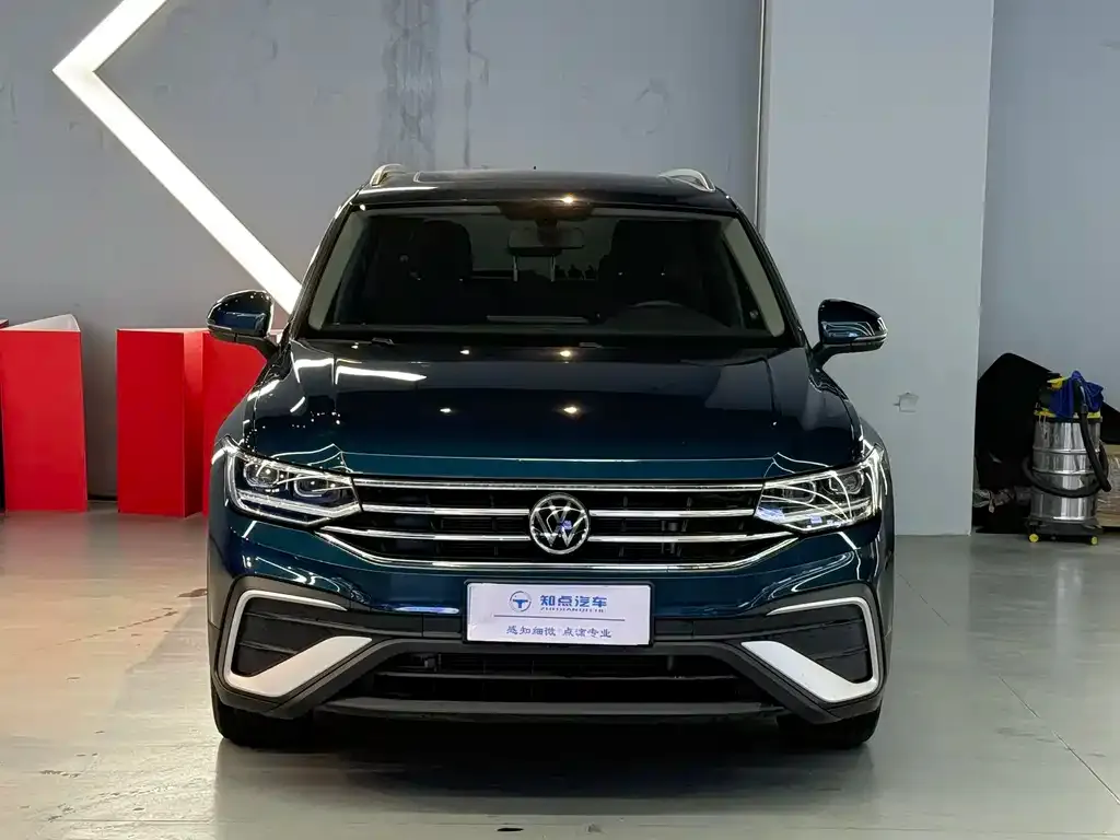 Volkswagen Tiguan L — фото 7