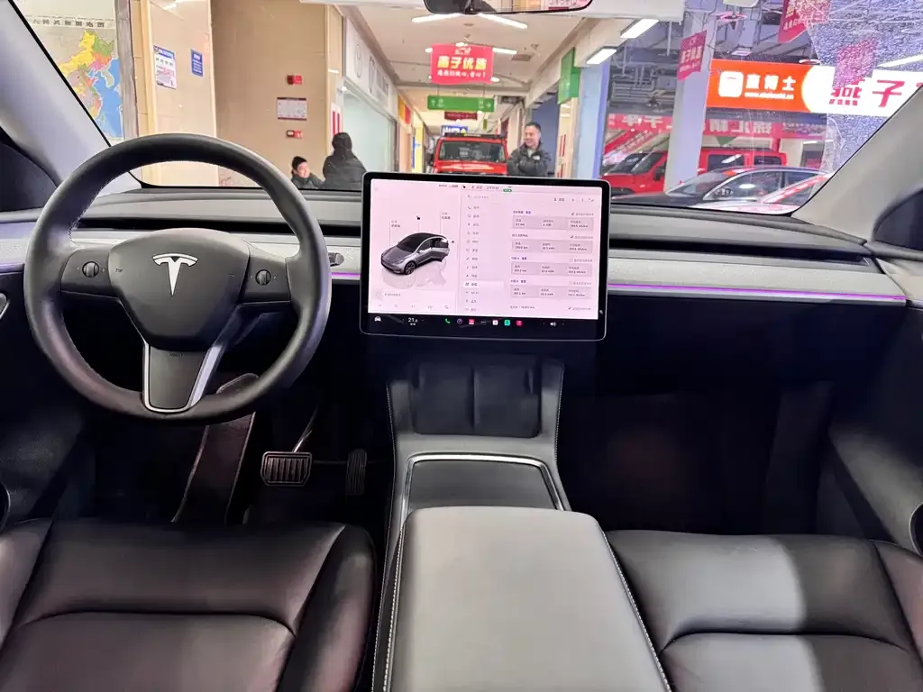 Tesla Model Y — фото 5