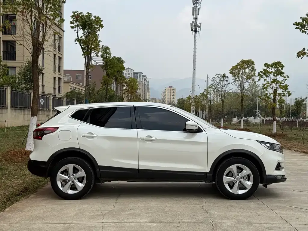 Nissan Qashqai — фото 6
