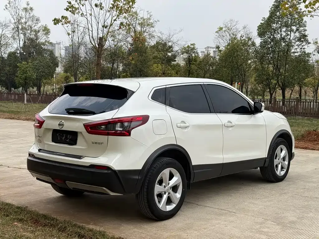 Nissan Qashqai — фото 8