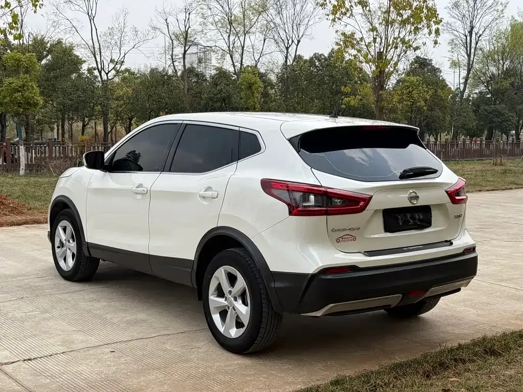 Nissan Qashqai — фото 7