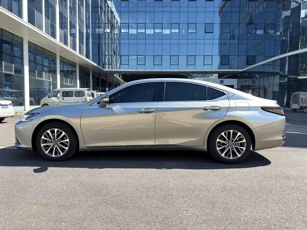 Lexus ES 2026 из CN, фото 9