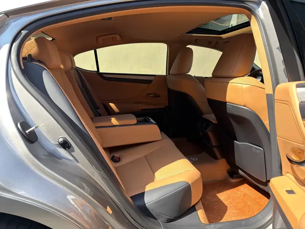 Lexus ES 2026 из CN, фото 4