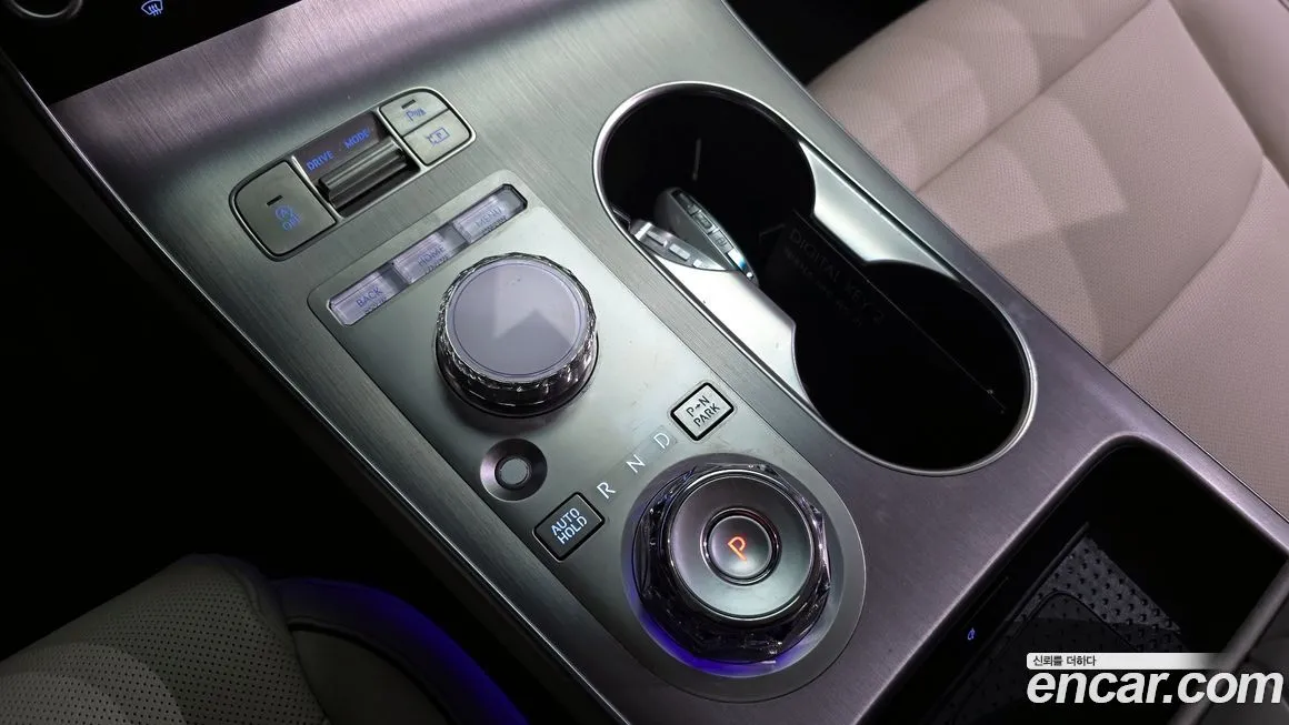 Genesis GV70 — фото 10