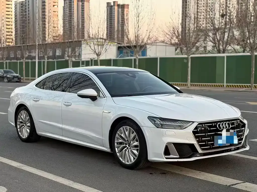 Audi A7L — фото 8