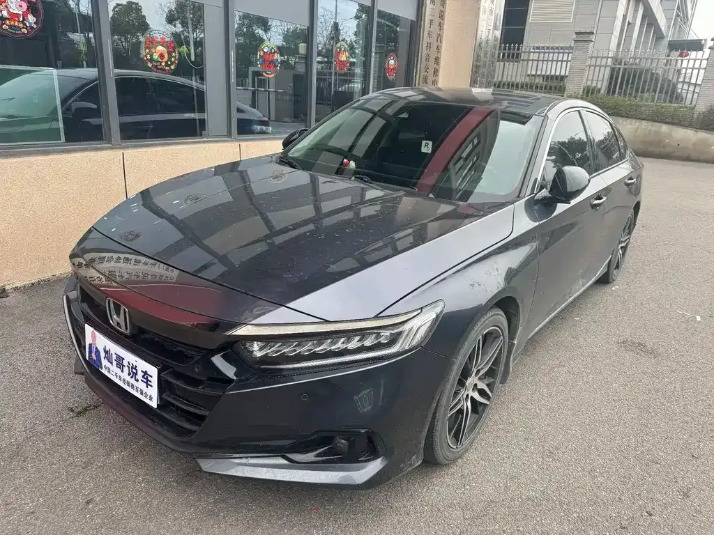 Honda Accord — фото 1