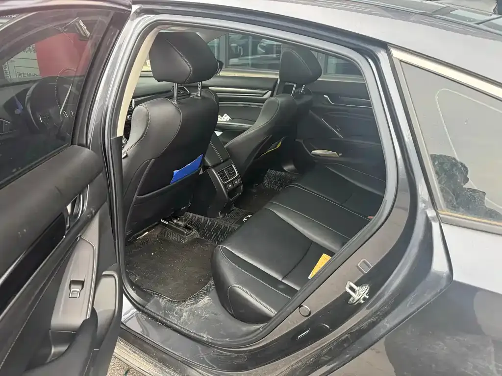 Honda Accord — фото 5