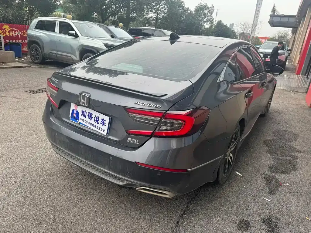 Honda Accord — фото 9