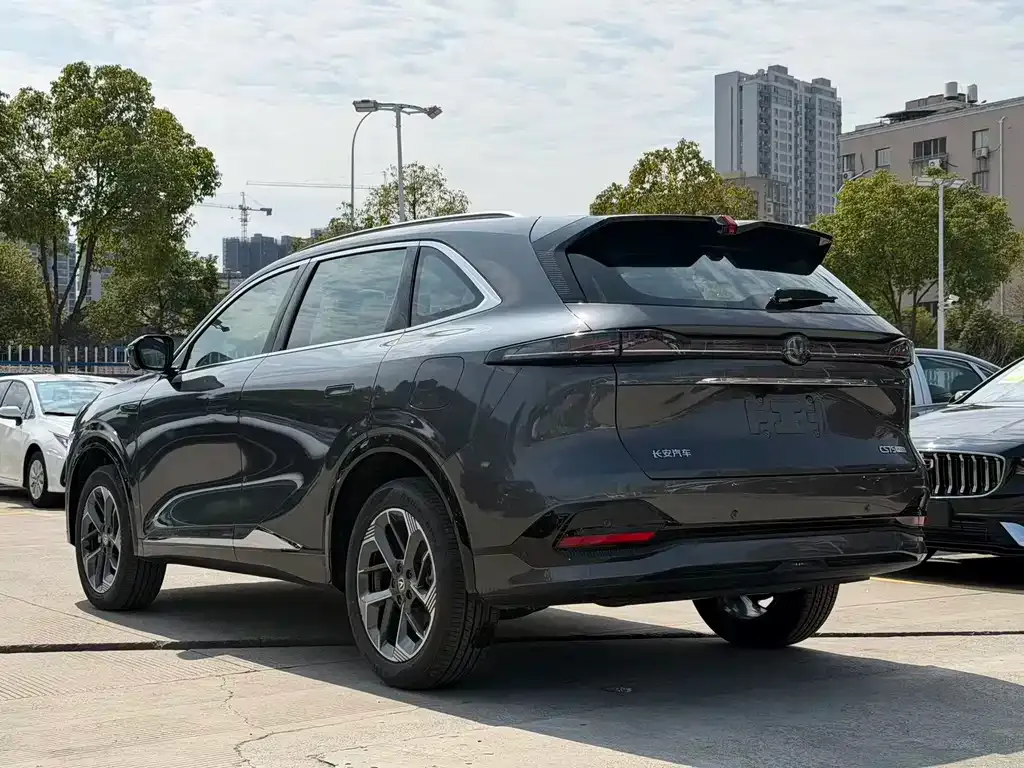 Changan CS75PLUS — фото 10
