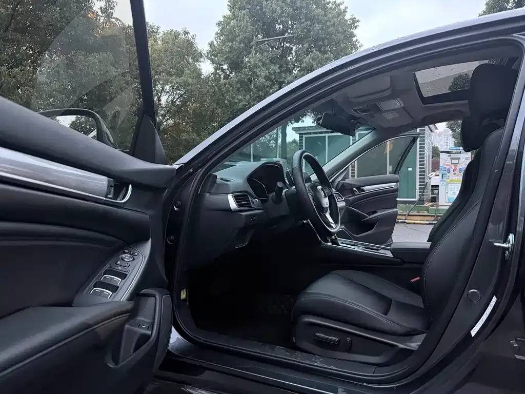 Honda Accord — фото 3