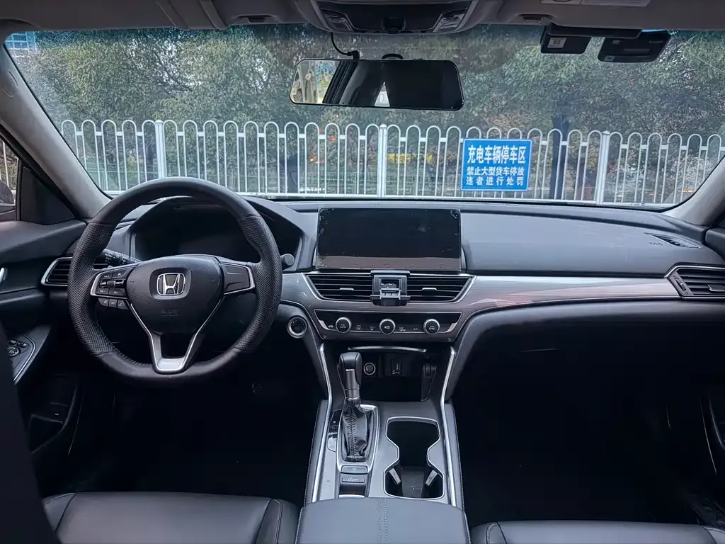 Honda Accord — фото 4