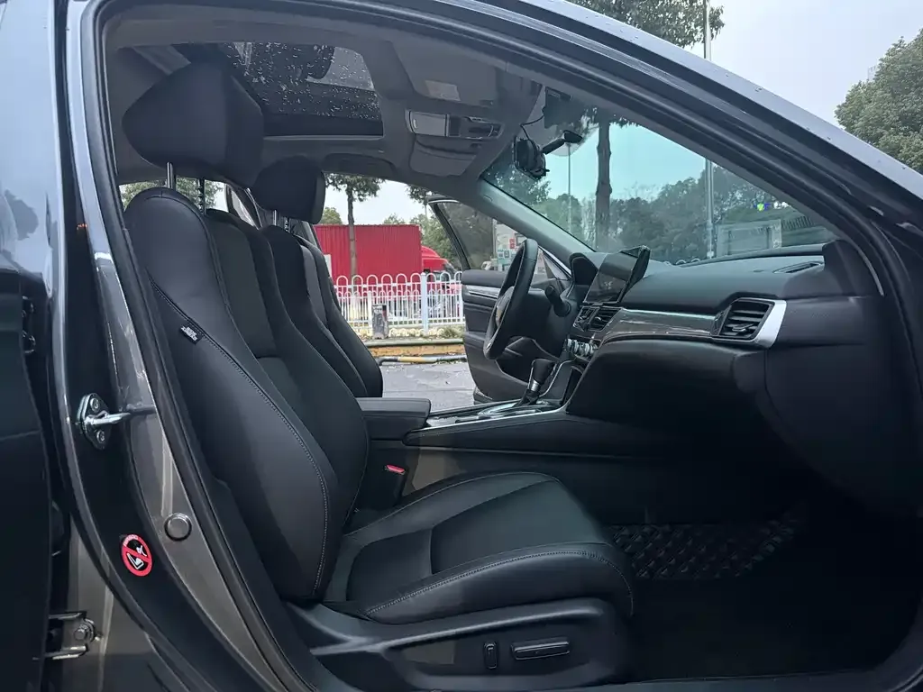 Honda Accord — фото 6