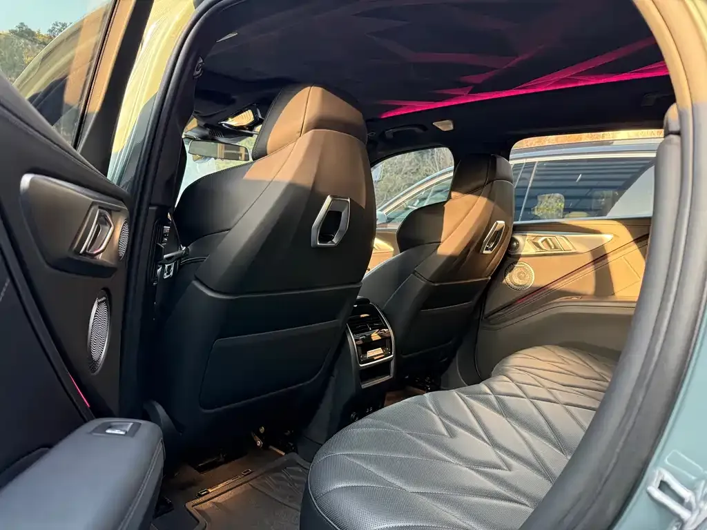 BMW XM 2024 из CN, фото 9