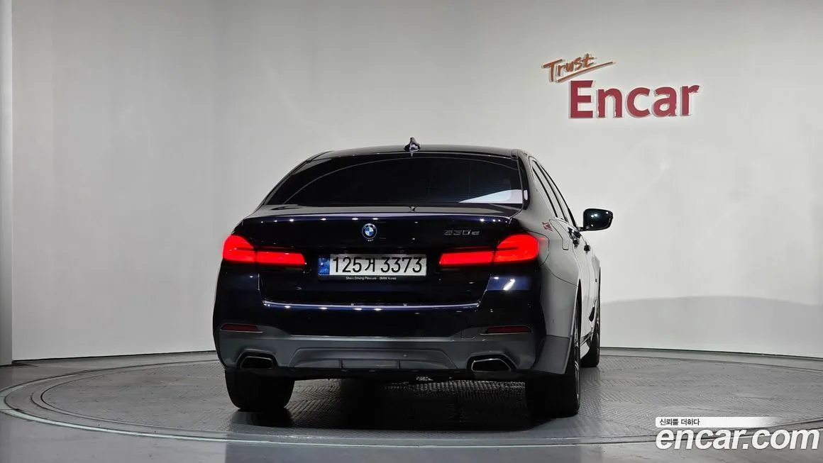 BMW 5-Series 2023 из KR, фото 3