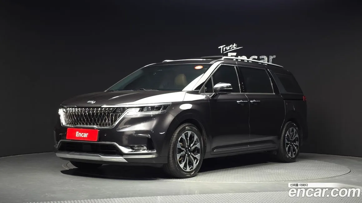 Kia Carnival — фото 1