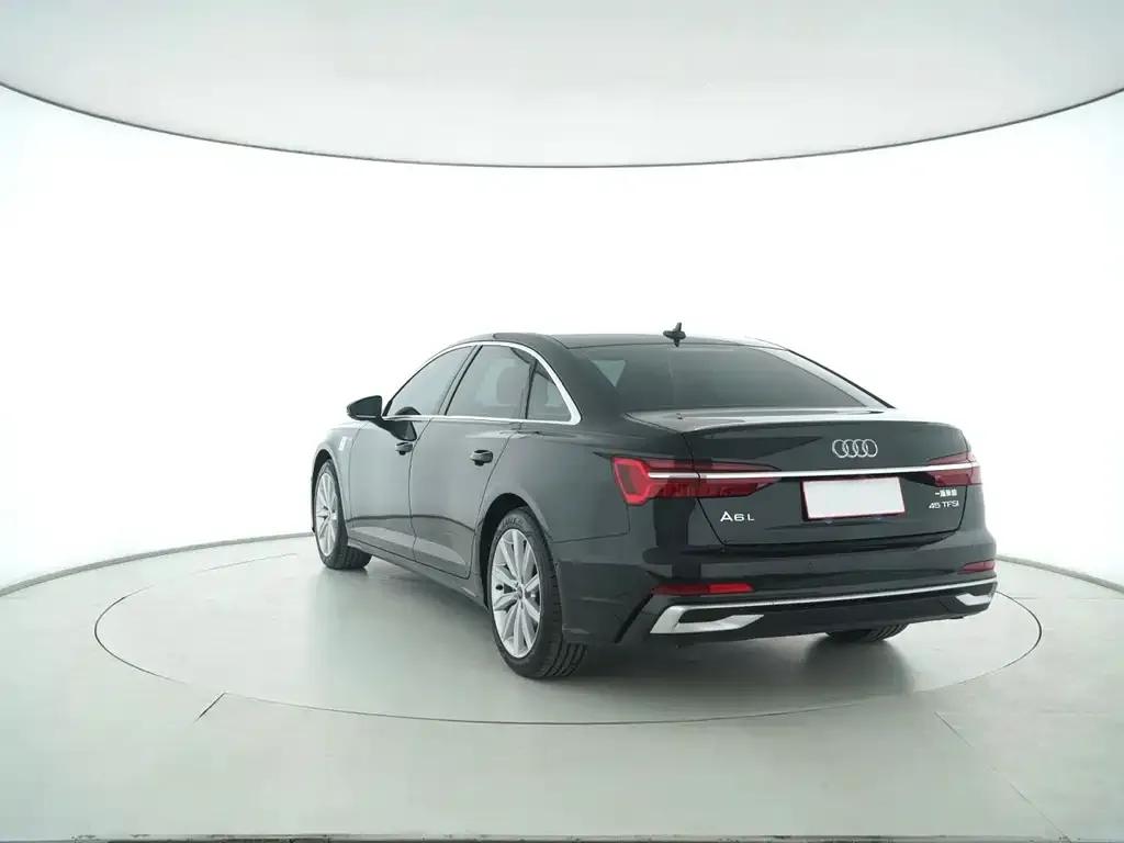 Audi A6L — фото 5