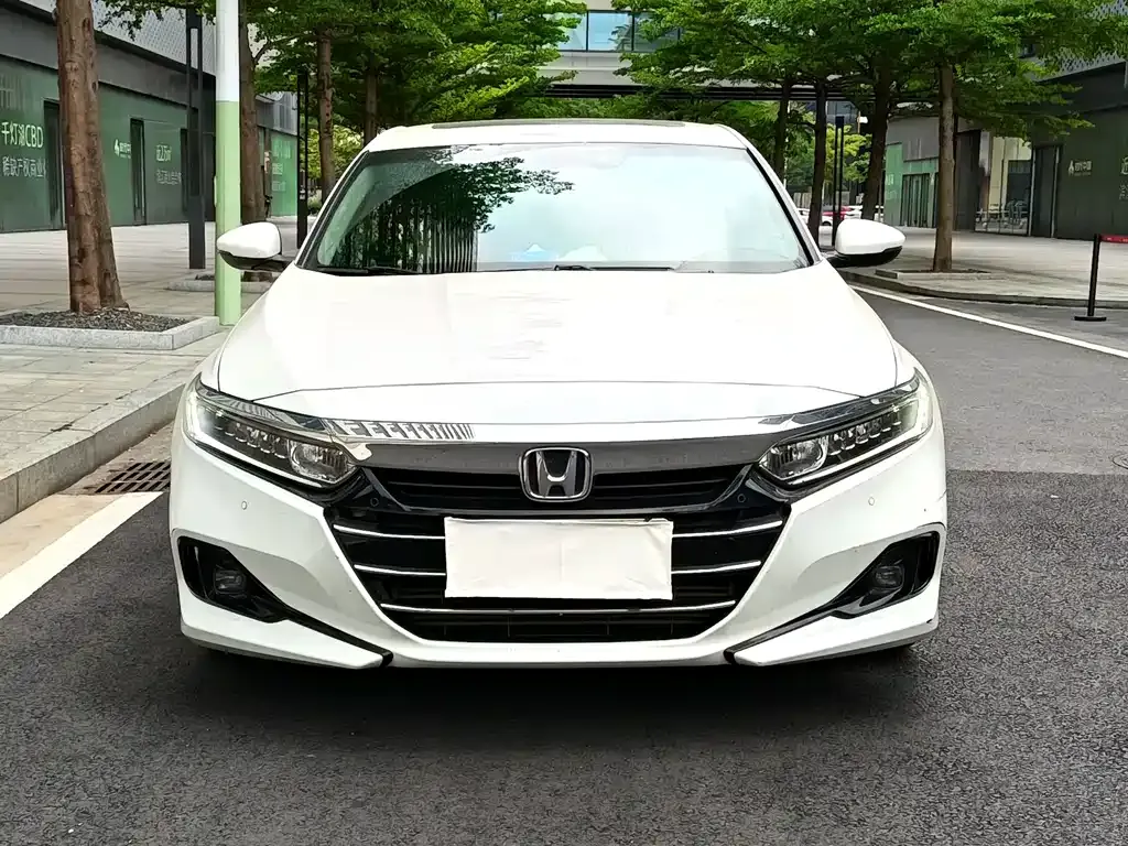 Honda Accord — фото 8