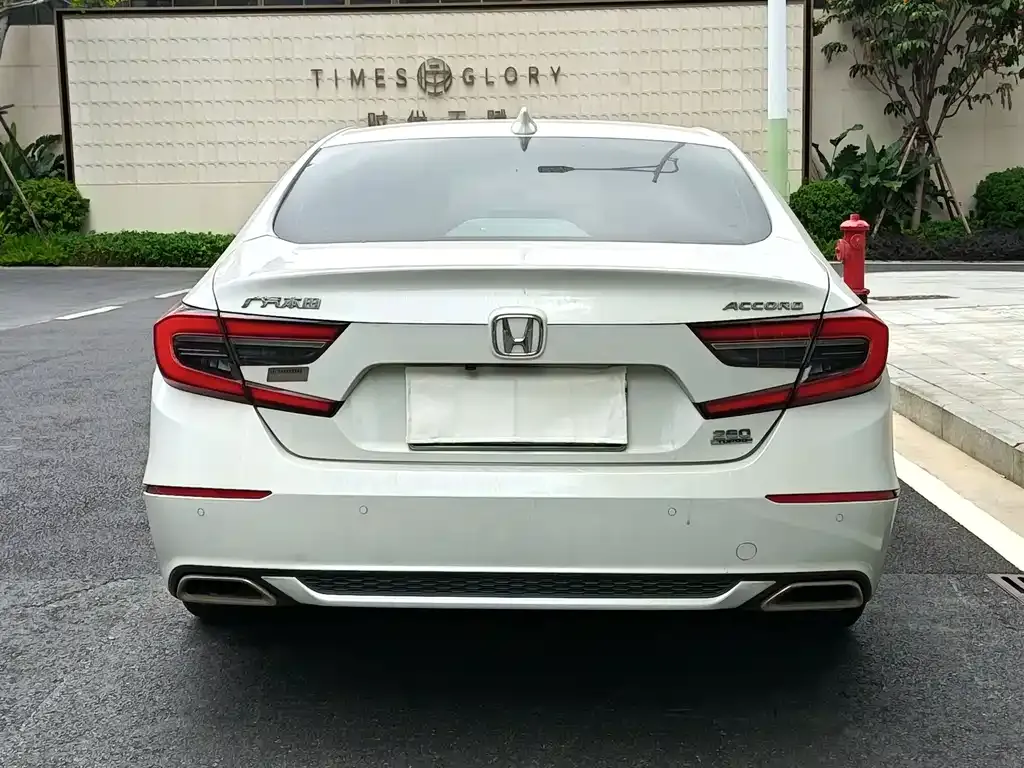 Honda Accord — фото 7