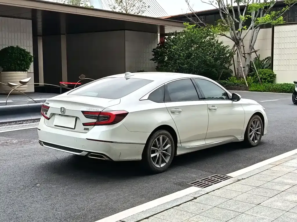 Honda Accord — фото 6