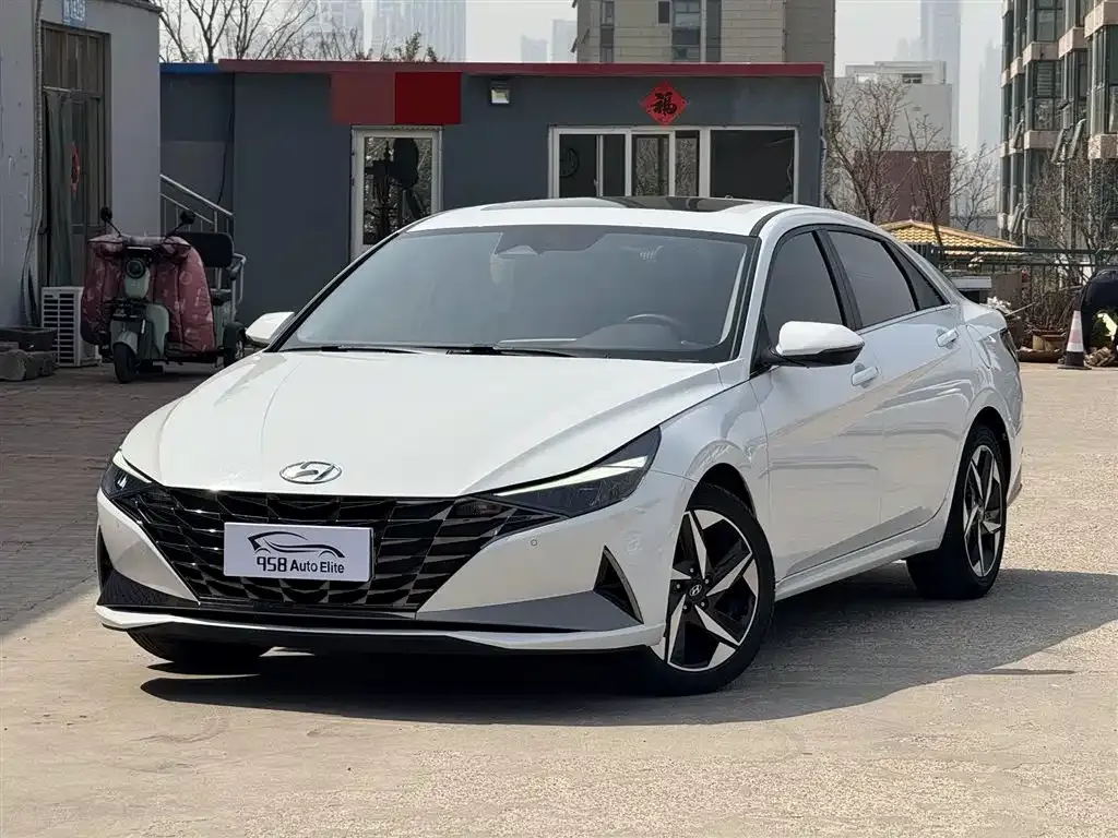 Hyundai Elantra — фото 9