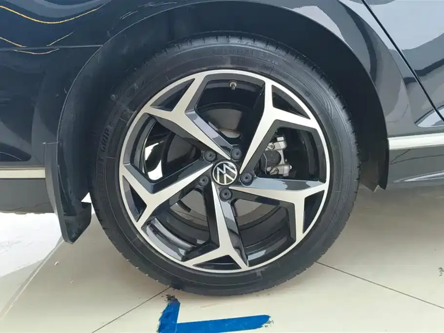Volkswagen Magotan 2024 из CN, фото 8