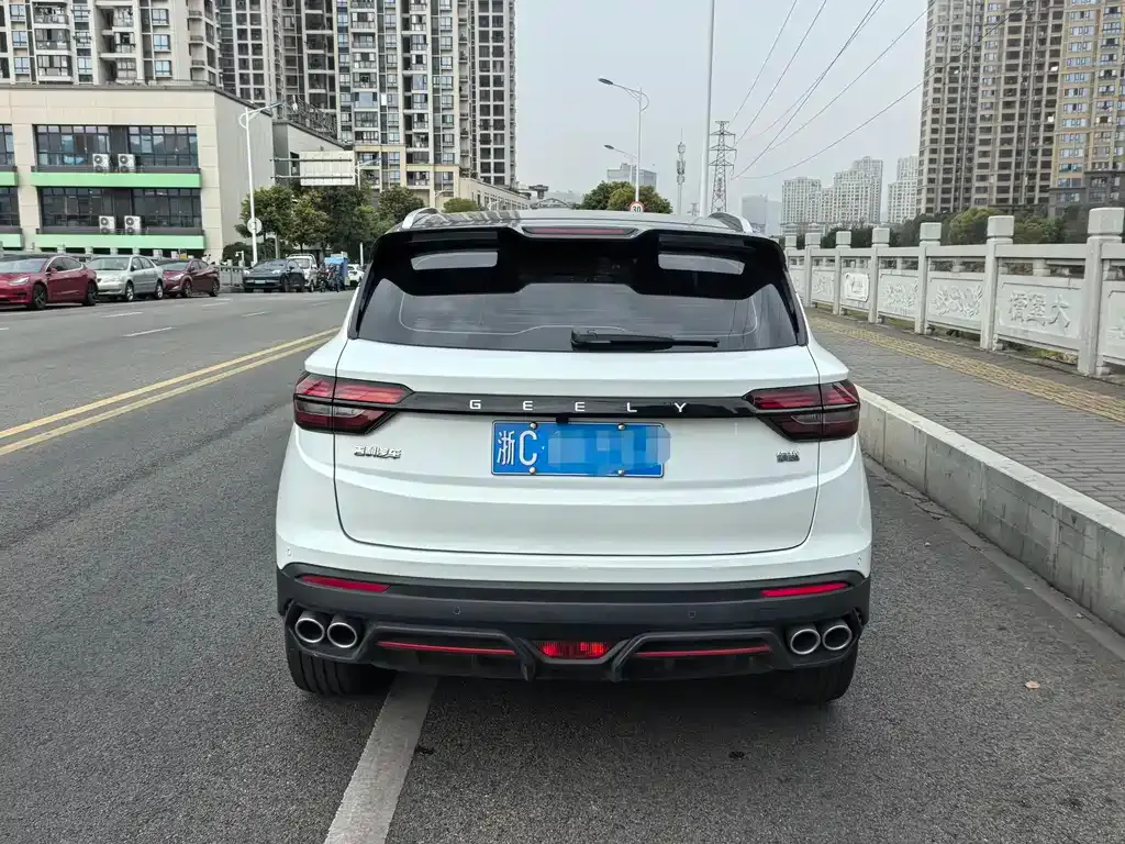 Geely Binyue — фото 9