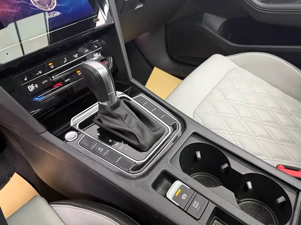 Volkswagen Magotan 2025 из CN, фото 7