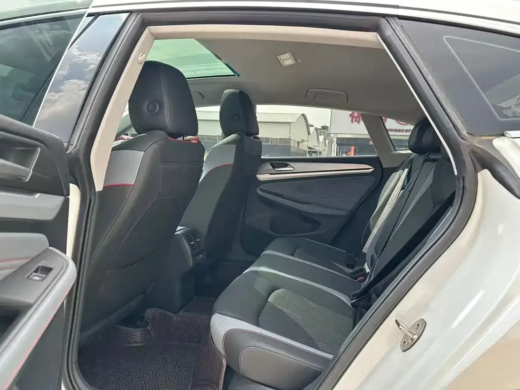 Volkswagen Lamando 2024 из CN, фото 2
