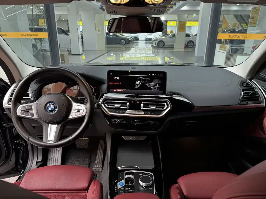 BMW iX3 — фото 2