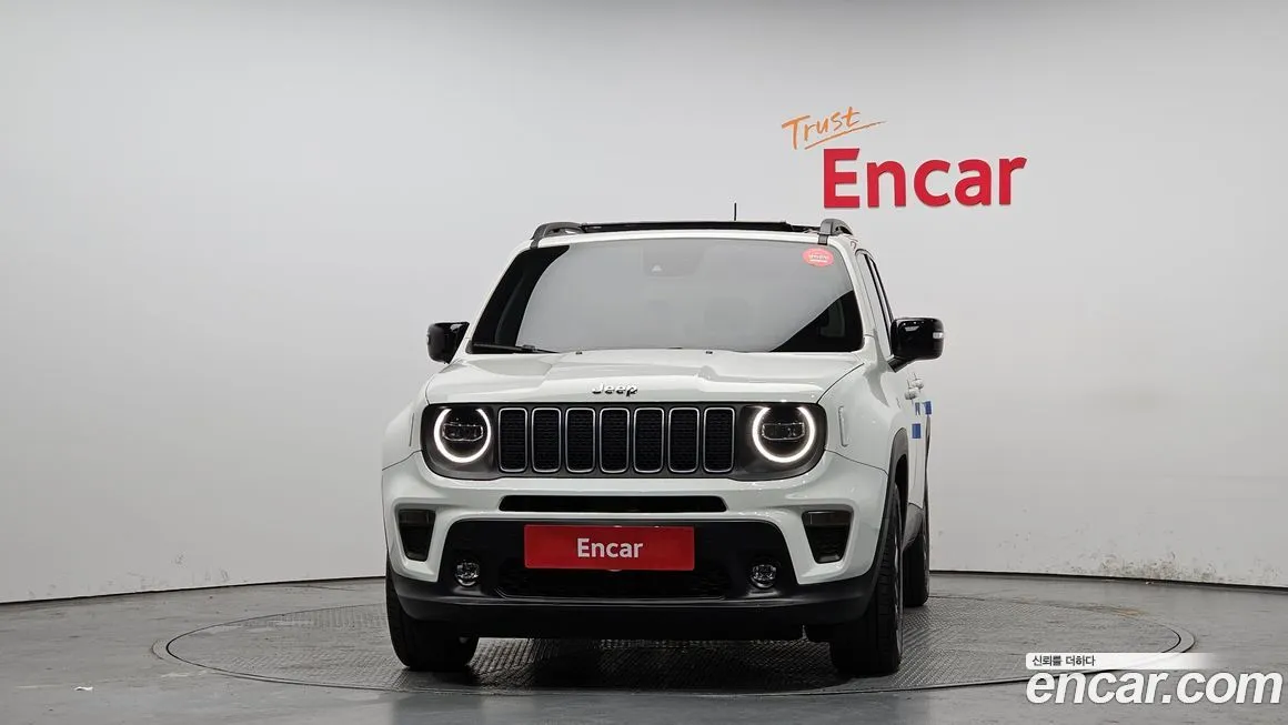 Jeep Renegade — фото 2