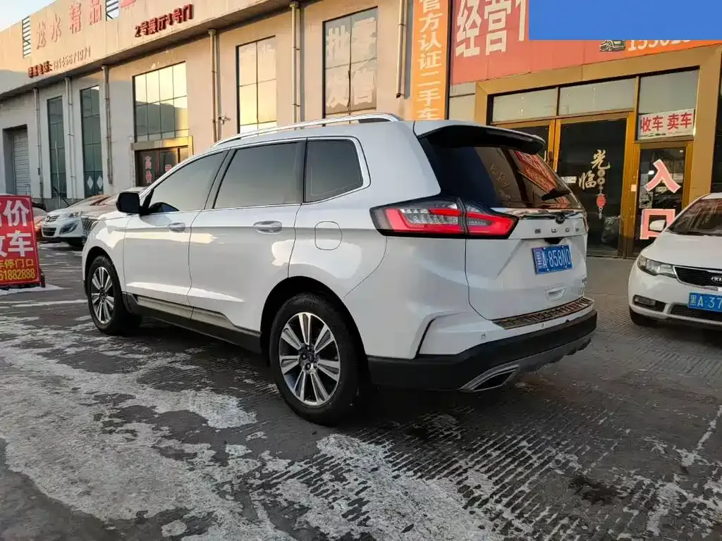 Ford Edge — фото 4
