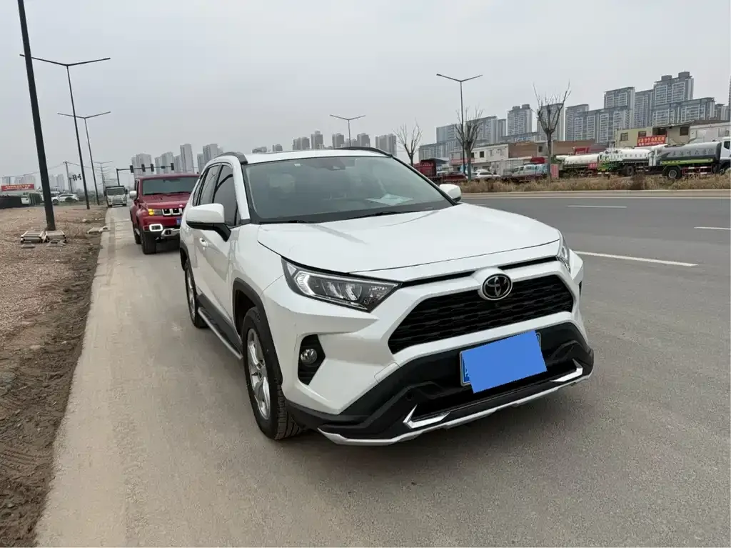 Toyota RAV4 2021 из CN, фото 9