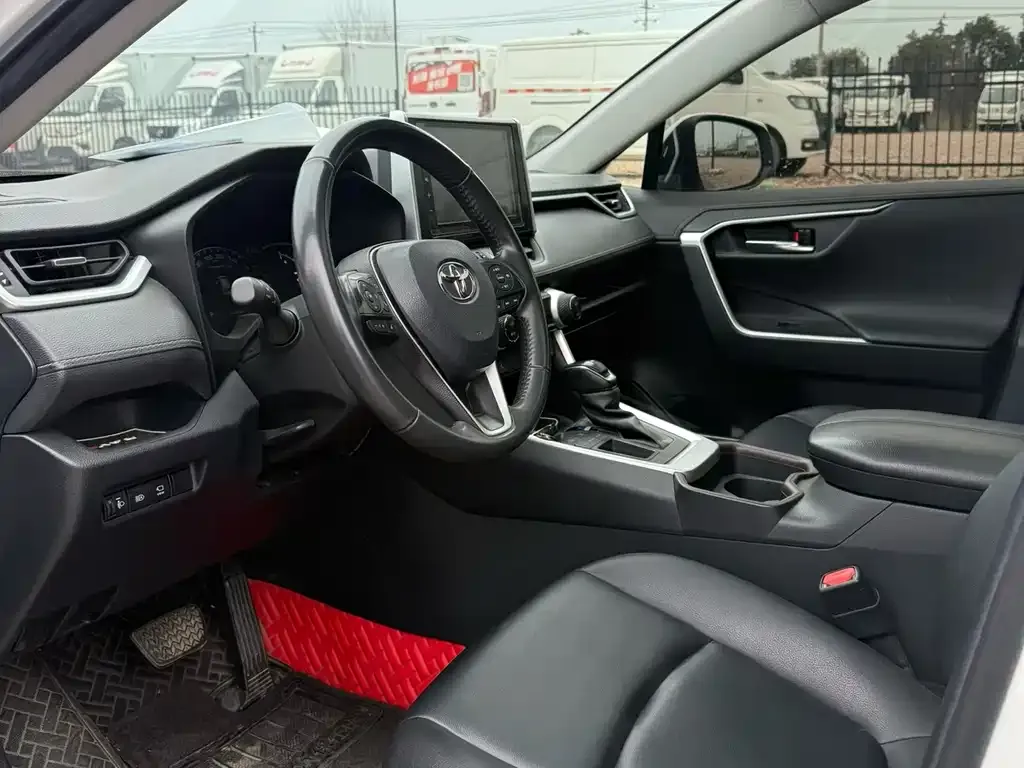 Toyota RAV4 2021 из CN, фото 6