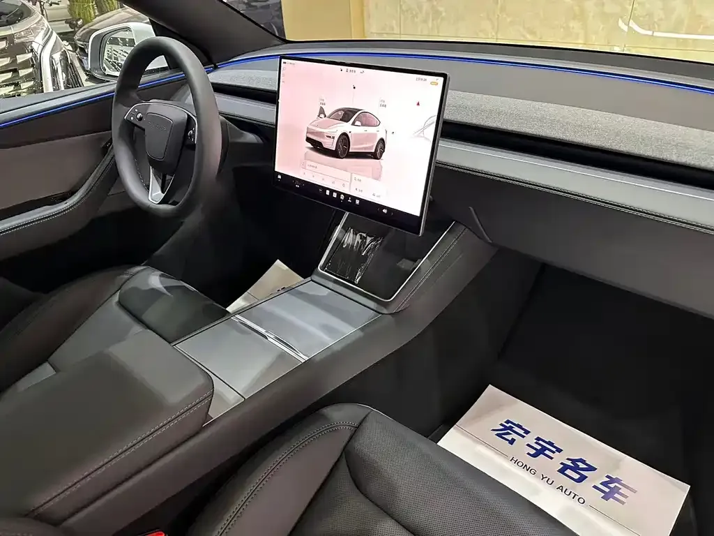 Tesla Model Y — фото 8