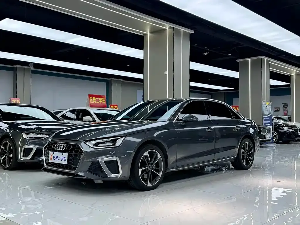 Audi A4L 2022 из CN, фото 1