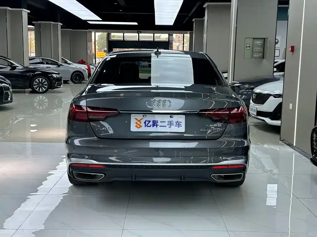 Audi A4L 2022 из CN, фото 3