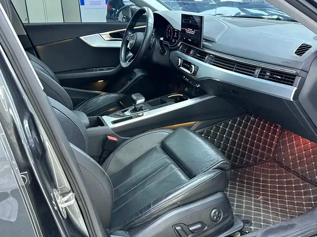 Audi A4L 2022 из CN, фото 8