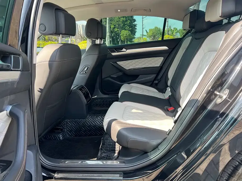 Volkswagen Magotan 2023 из CN, фото 5