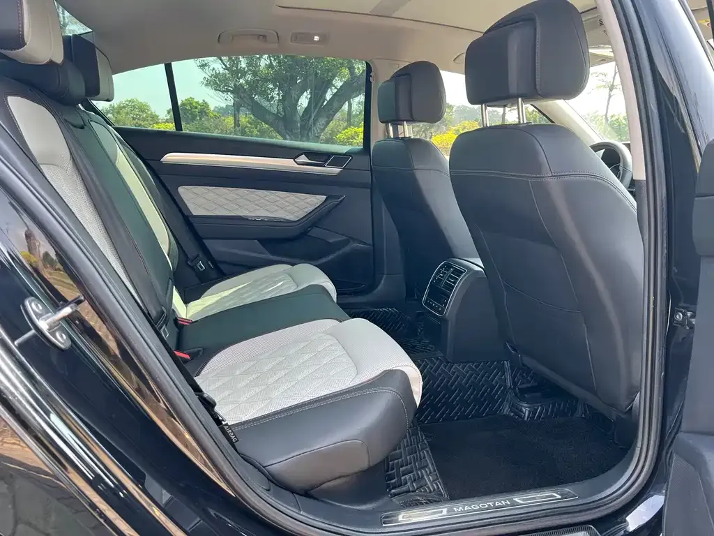 Volkswagen Magotan 2023 из CN, фото 6
