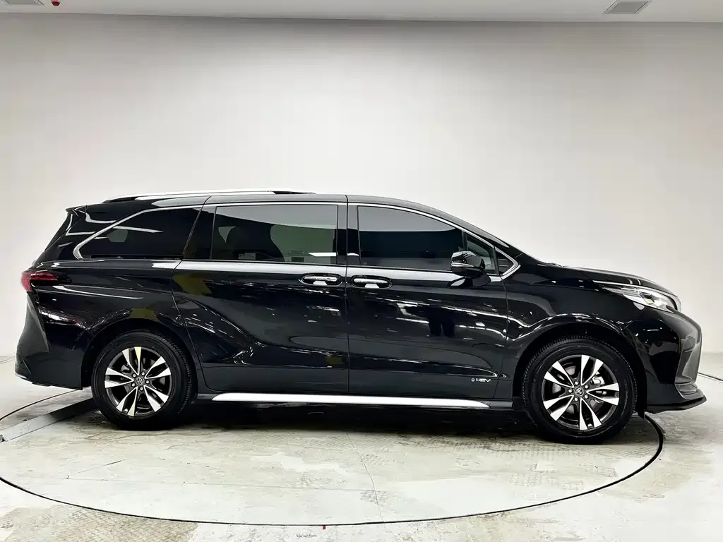 Toyota Granvia 2025 из CN, фото 2