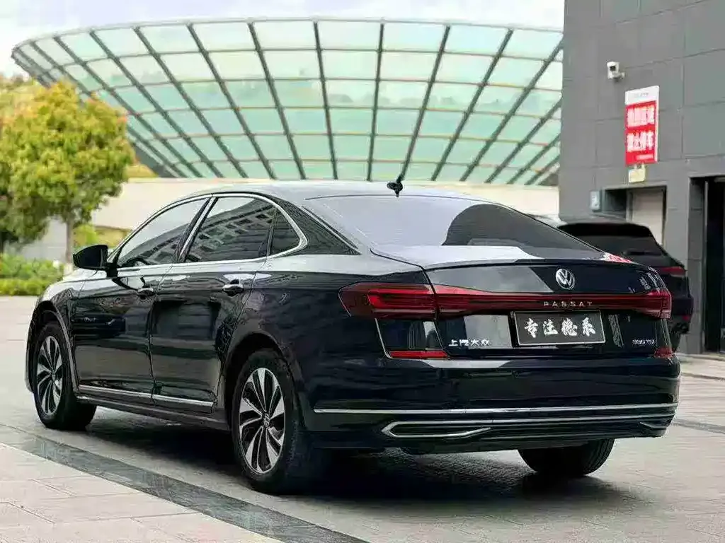 Volkswagen Passat — фото 7