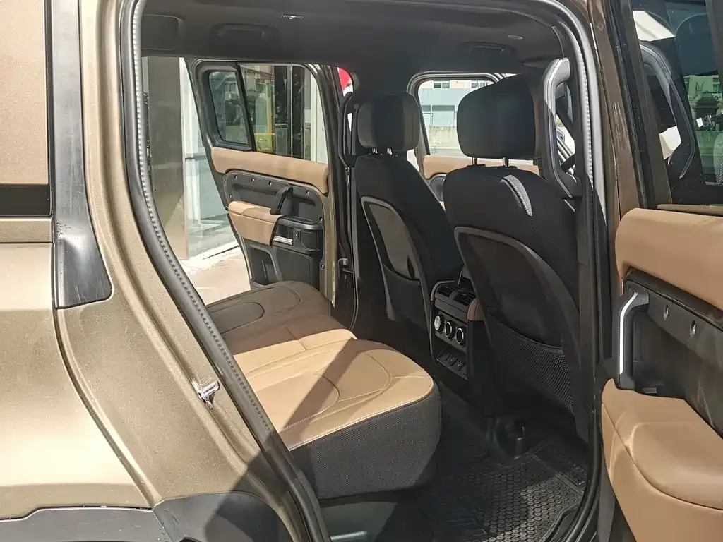 Land Rover Defender 2025 из CN, фото 2